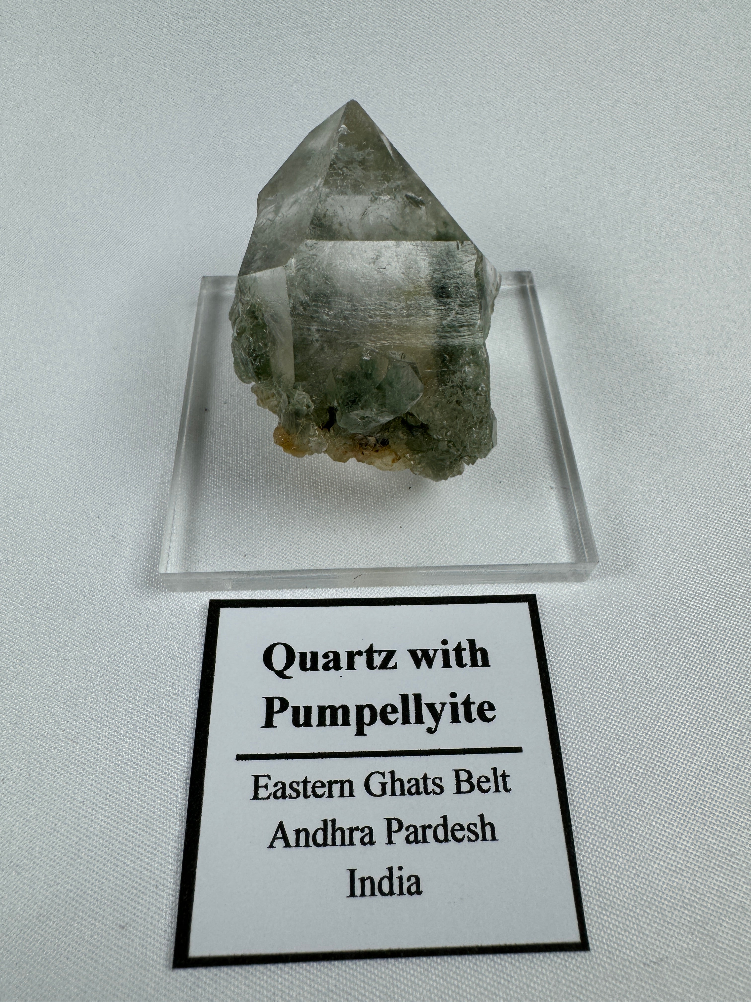 Quartz with Pumpellyite