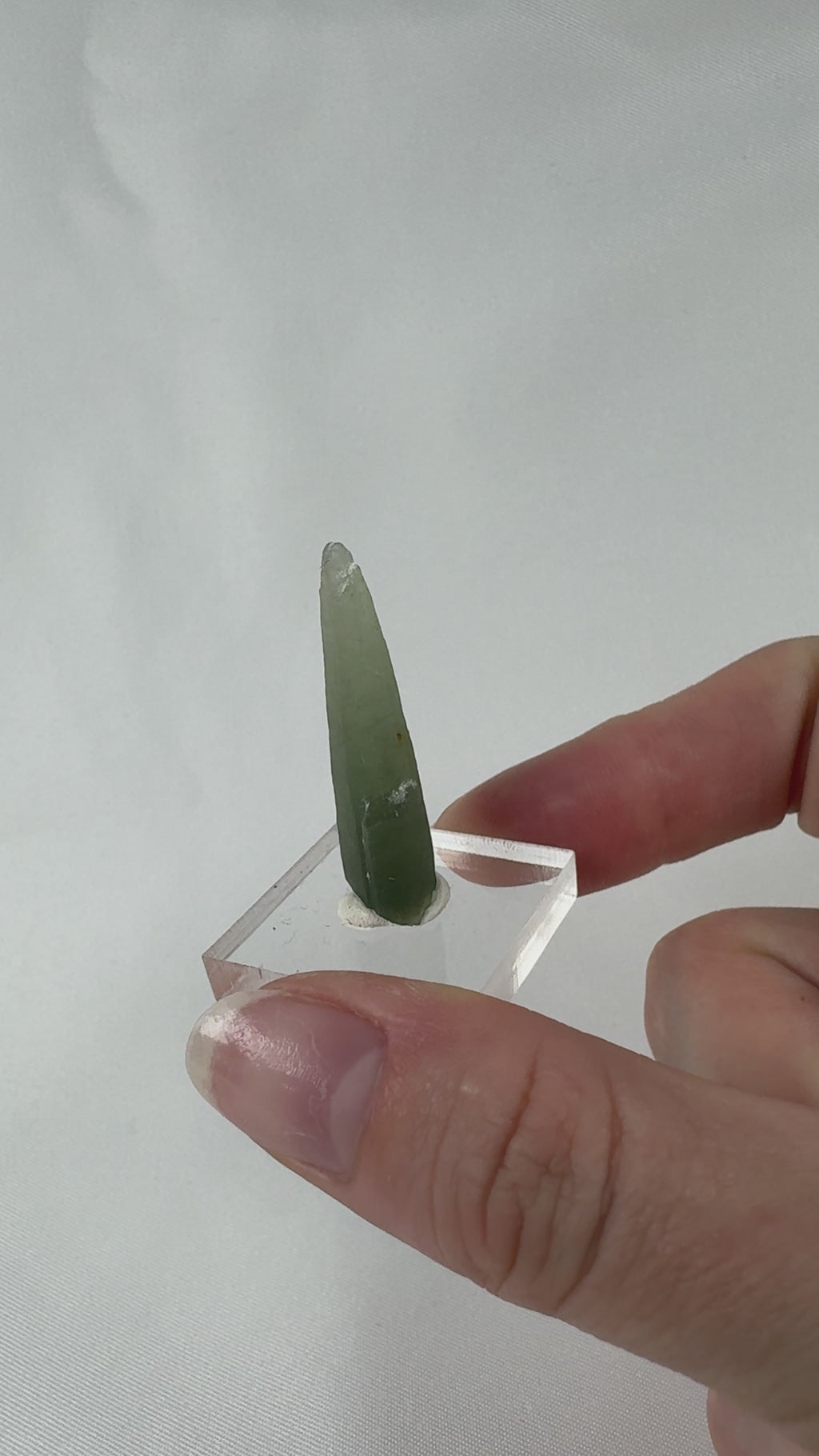 Prase var. Quartz AA-#4