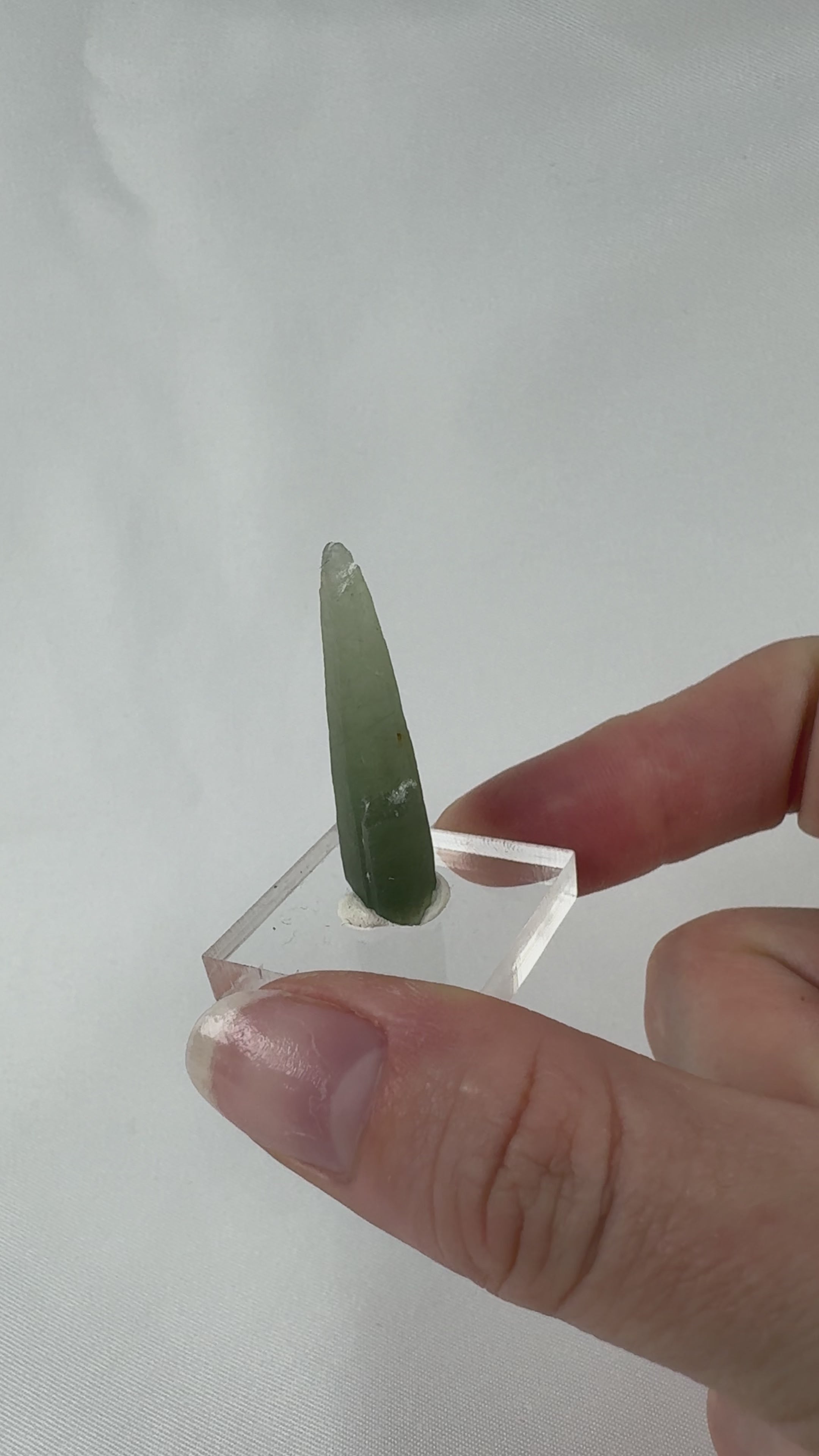 Prase var. Quartz AA-#4